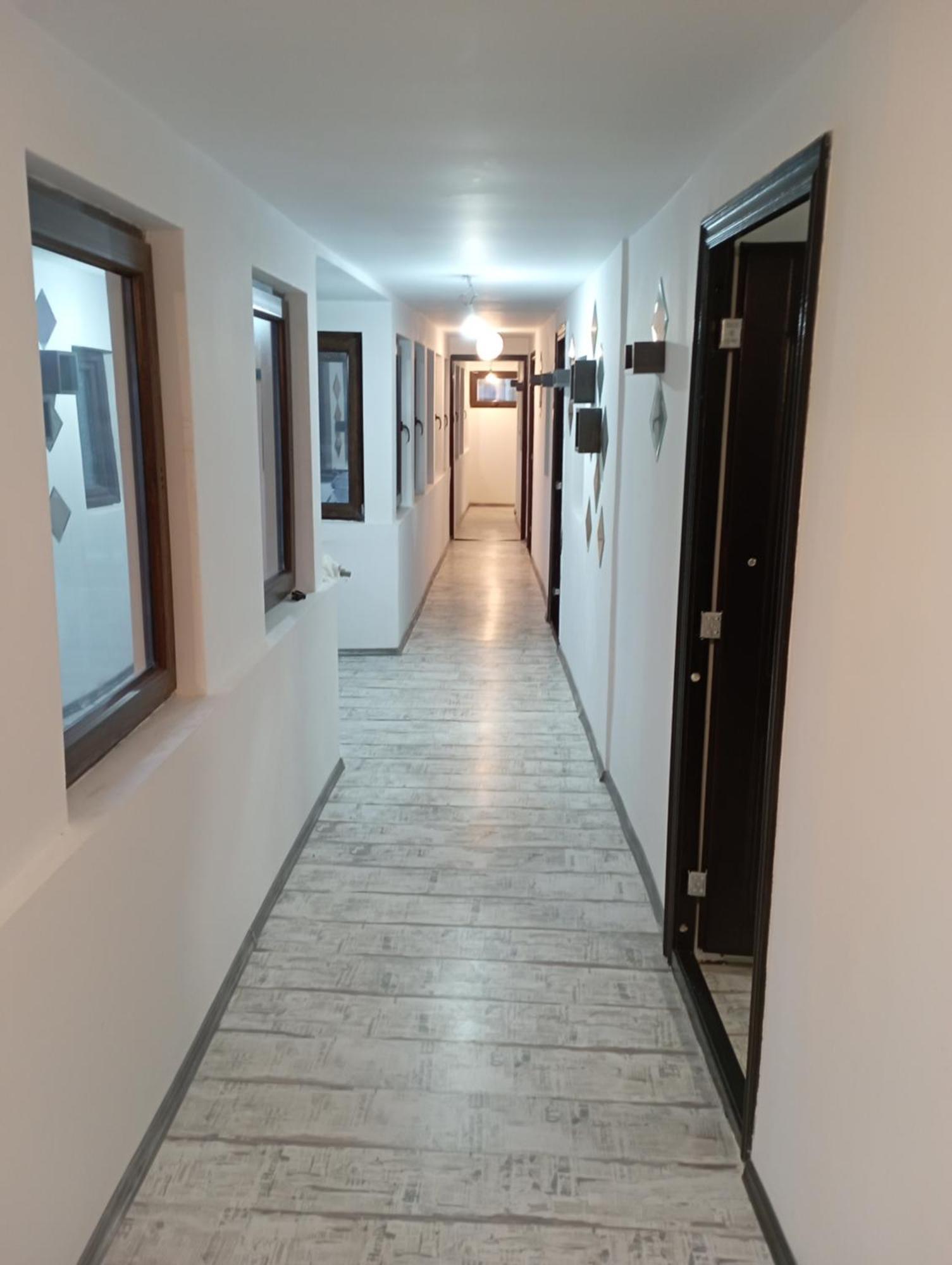 Pensiune Sweet Touch Craiova Ngoại thất bức ảnh